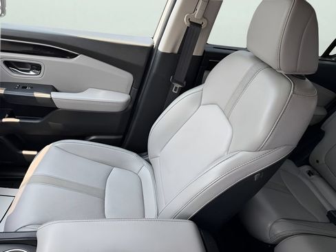 Used 2025 Honda Pilot Touring image 30