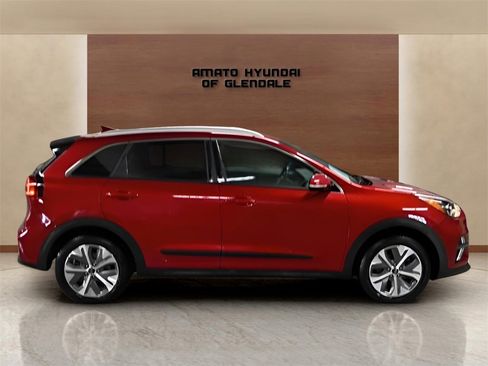Used 2021 Kia Niro EX Premium w/ Cold Weather Package image 7