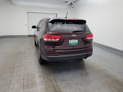 Used 2016 Kia Sorento FWD image 6