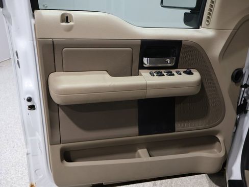 Used 2006 Ford F150 XLT image 8