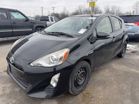 Used 2016 Toyota Prius C Two image 2