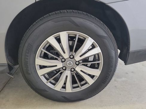 Used 2020 Nissan Pathfinder S FWD image 10