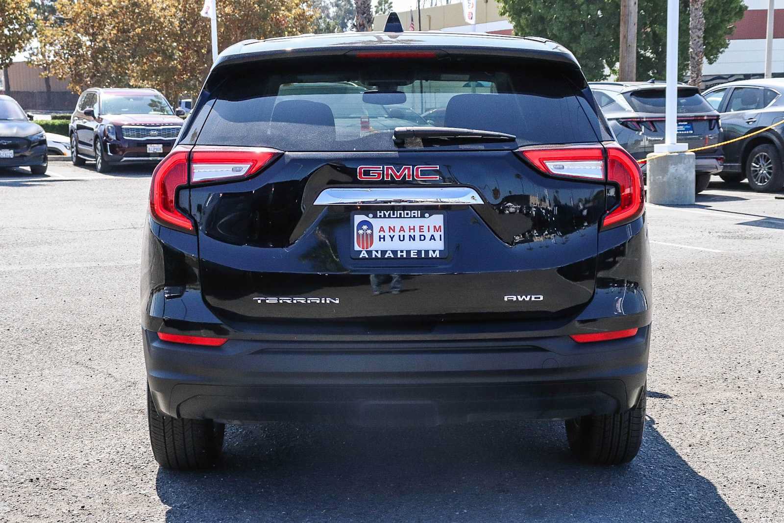 Used 2024 GMC Terrain SLE AWD/4WD image 8