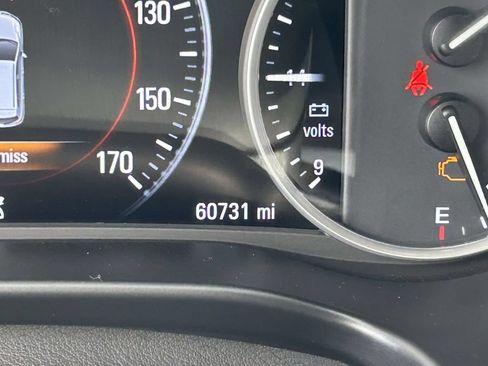 Used 2019 Buick Enclave Avenir w/ Avenir Technology Package FWD image 34
