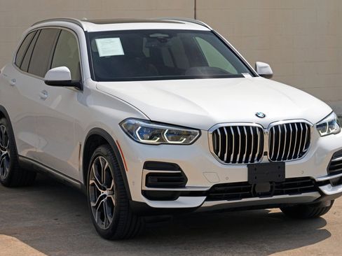 Used 2023 BMW X5 xDrive40i w/ Executive Package image 54