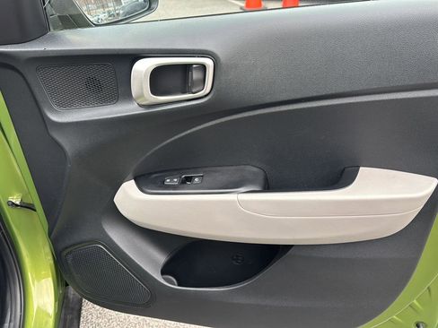 Used 2023 Hyundai Venue SEL w/ Cargo Package image 32