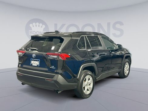 Used 2020 Toyota RAV4 LE image 7