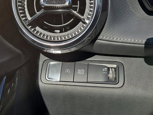 Used 2025 Chevrolet Equinox LT image 29