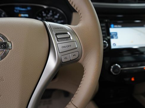 Used 2015 Nissan Rogue SL image 24