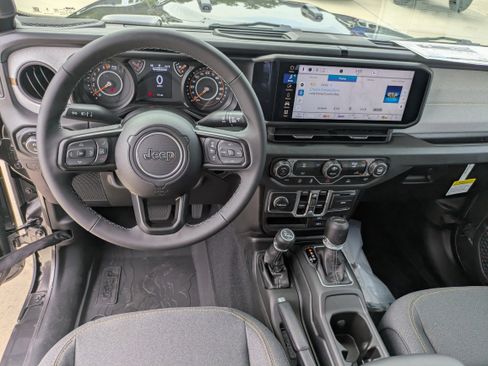 New 2025 Jeep Gladiator Sport image 12