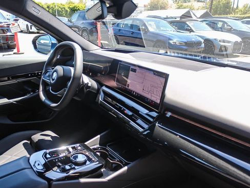 Used 2026 BMW 530i RWD image 13