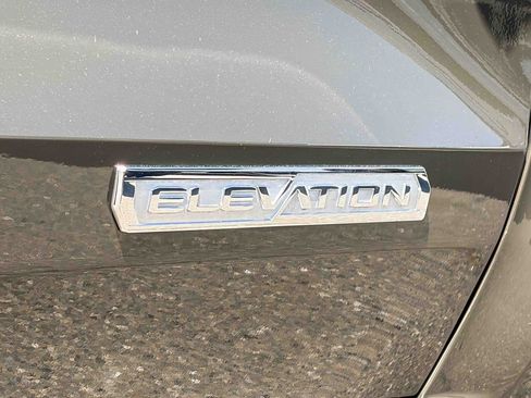 Used 2024 GMC Canyon Elevation w/ Elevation Premium Package RWD image 11