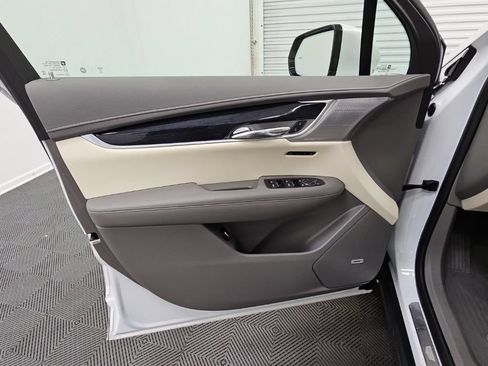 Used 2024 Cadillac XT6 Premium Luxury AWD/4WD image 32