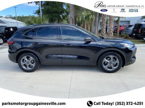 Certified 2025 Ford Escape ST-Line image 3