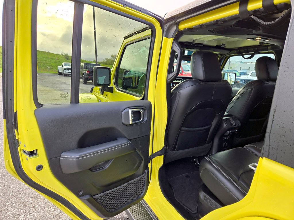 Used 2023 Jeep Wrangler Unlimited Sahara w/ Cold Weather Group AWD/4WD image 27
