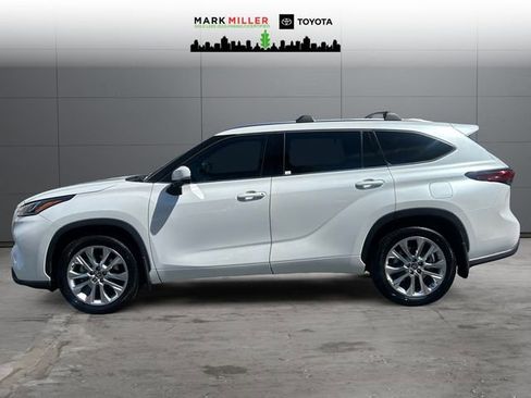 Used 2023 Toyota Highlander Limited AWD/4WD image 2