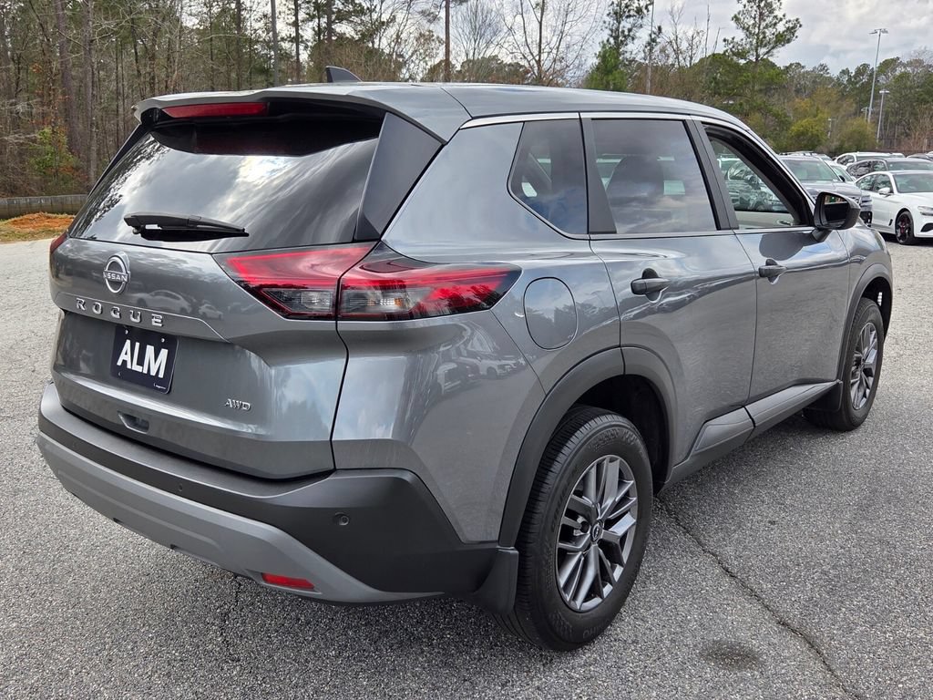 Used 2023 Nissan Rogue S AWD/4WD image 12