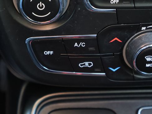 Used 2018 Jeep Compass Trailhawk w/ Leather Interior Group image 33