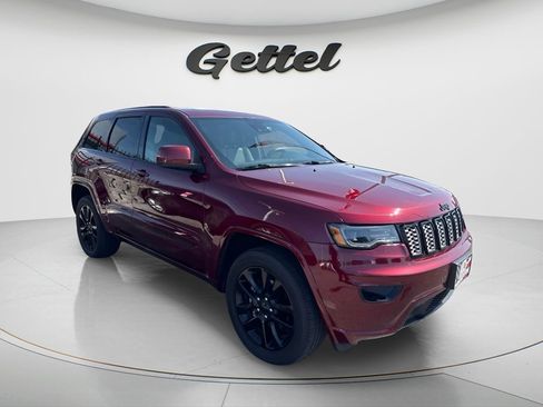 Used 2020 Jeep Grand Cherokee Altitude AWD/4WD image 3