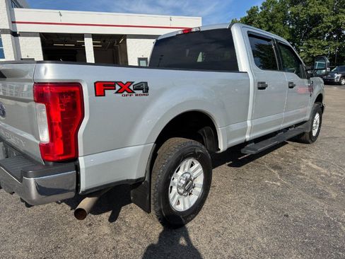 Used 2017 Ford F250 XLT w/ FX4 Off-Road Package AWD/4WD image 11