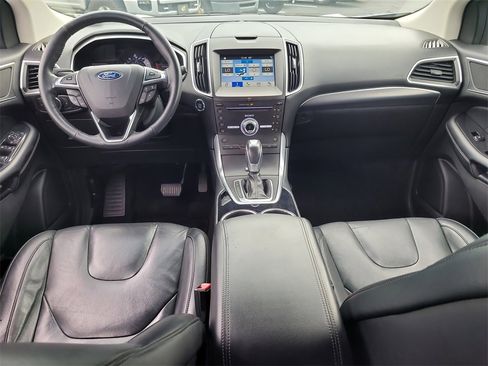 Used 2017 Ford Edge Titanium image 13