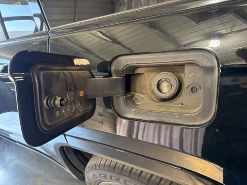 Used 2023 Jeep Grand Cherokee Summit AWD/4WD image 3