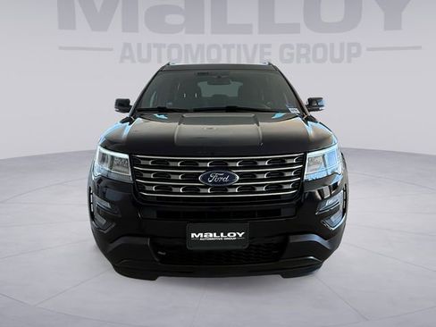 Certified 2017 Ford Explorer XLT w/ Equipment Group 201A image 8