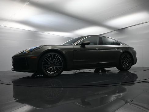 Used 2025 Porsche Panamera 4S image 45
