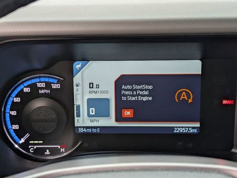 Used 2023 Ford Bronco Badlands image 15