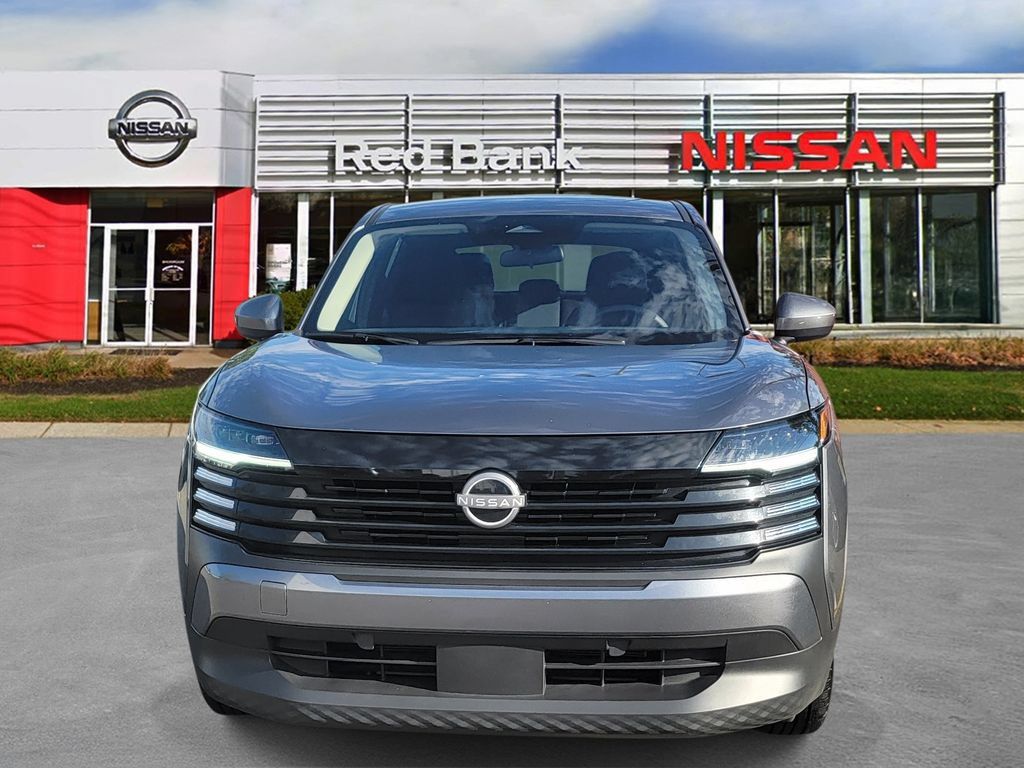 Used 2025 Nissan Kicks SV AWD/4WD image 2