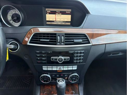 Used 2014 Mercedes-Benz C 300 4MATIC Sedan image 16