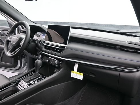 New 2026 Jeep Compass Latitude image 27