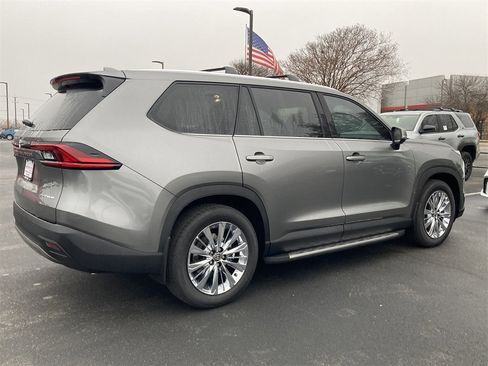 New 2026 Toyota Grand Highlander Platinum image 4