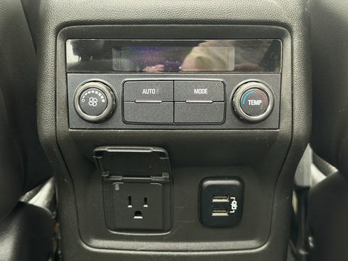 Used 2017 GMC Acadia SLT image 33