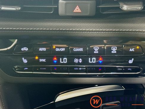 Used 2023 Buick Envision Essence w/ Sport Touring Package AWD/4WD image 25
