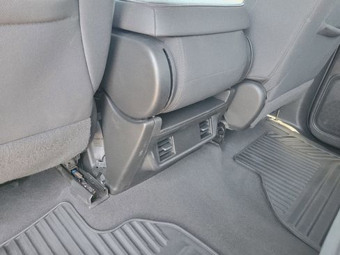 Used 2022 Chevrolet Silverado 1500 Custom image 35