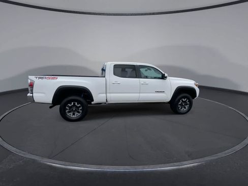 Certified 2023 Toyota Tacoma TRD Off-Road AWD/4WD image 9