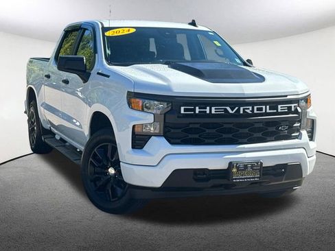 Used 2024 Chevrolet Silverado 1500 Custom image 2