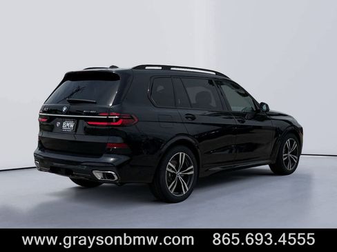 Used 2026 BMW X7 xDrive40i w/ Executive Package image 3