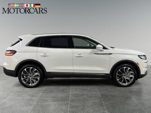 Used 2021 Lincoln Nautilus Reserve AWD/4WD image 2