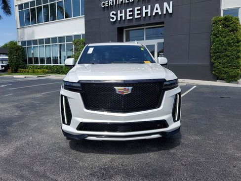 Certified 2023 Cadillac Escalade ESV V AWD/4WD image 8