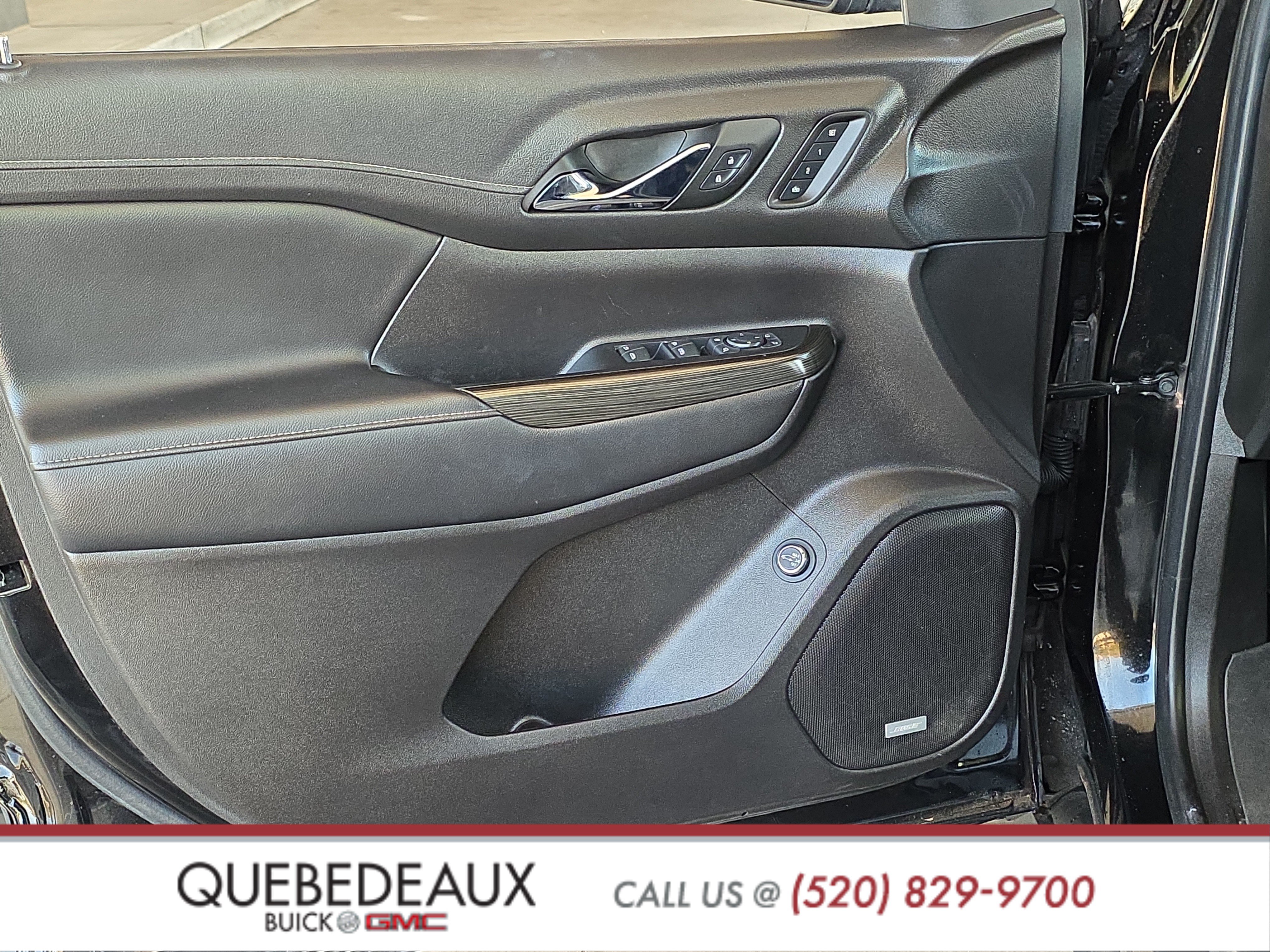 Used 2022 GMC Acadia SLT w/ Preferred Package FWD image 9