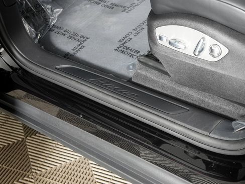 New 2026 Porsche Macan image 17