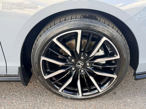 Used 2024 Honda Accord Touring image 10