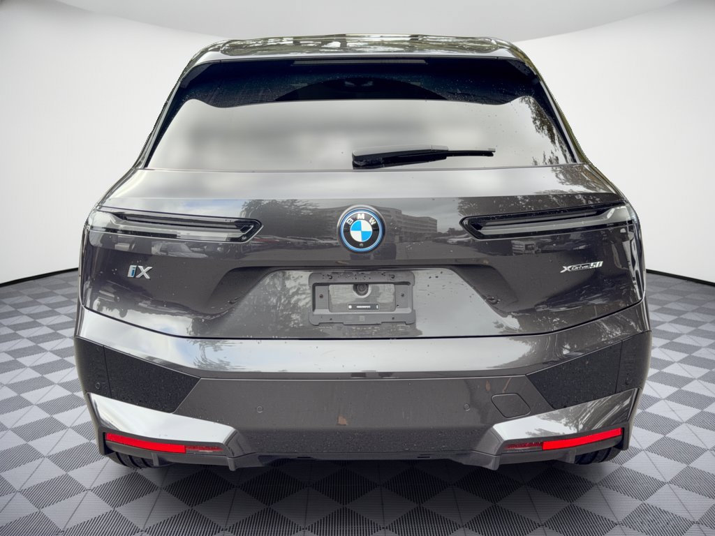 Used 2024 BMW iX xDrive50 w/ Sport Package AWD/4WD image 11