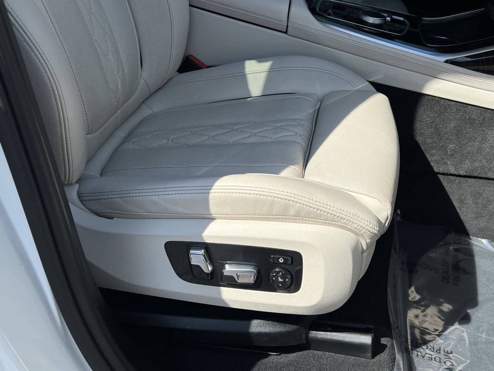 Used 2026 BMW X7 xDrive40i AWD/4WD image 27