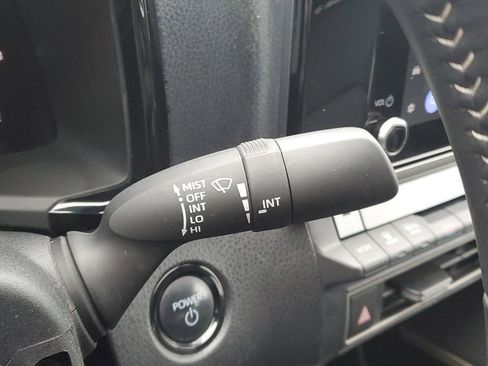 Used 2025 Toyota Camry SE image 19