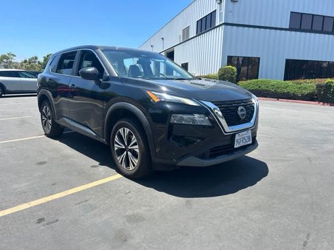 Used 2023 Nissan Rogue SV FWD image 2