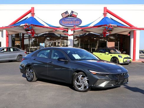 Used 2025 Hyundai Elantra Sport w/ Cargo Package FWD image 1