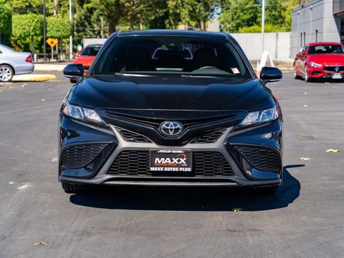 Used 2023 Toyota Camry SE AWD/4WD image 3